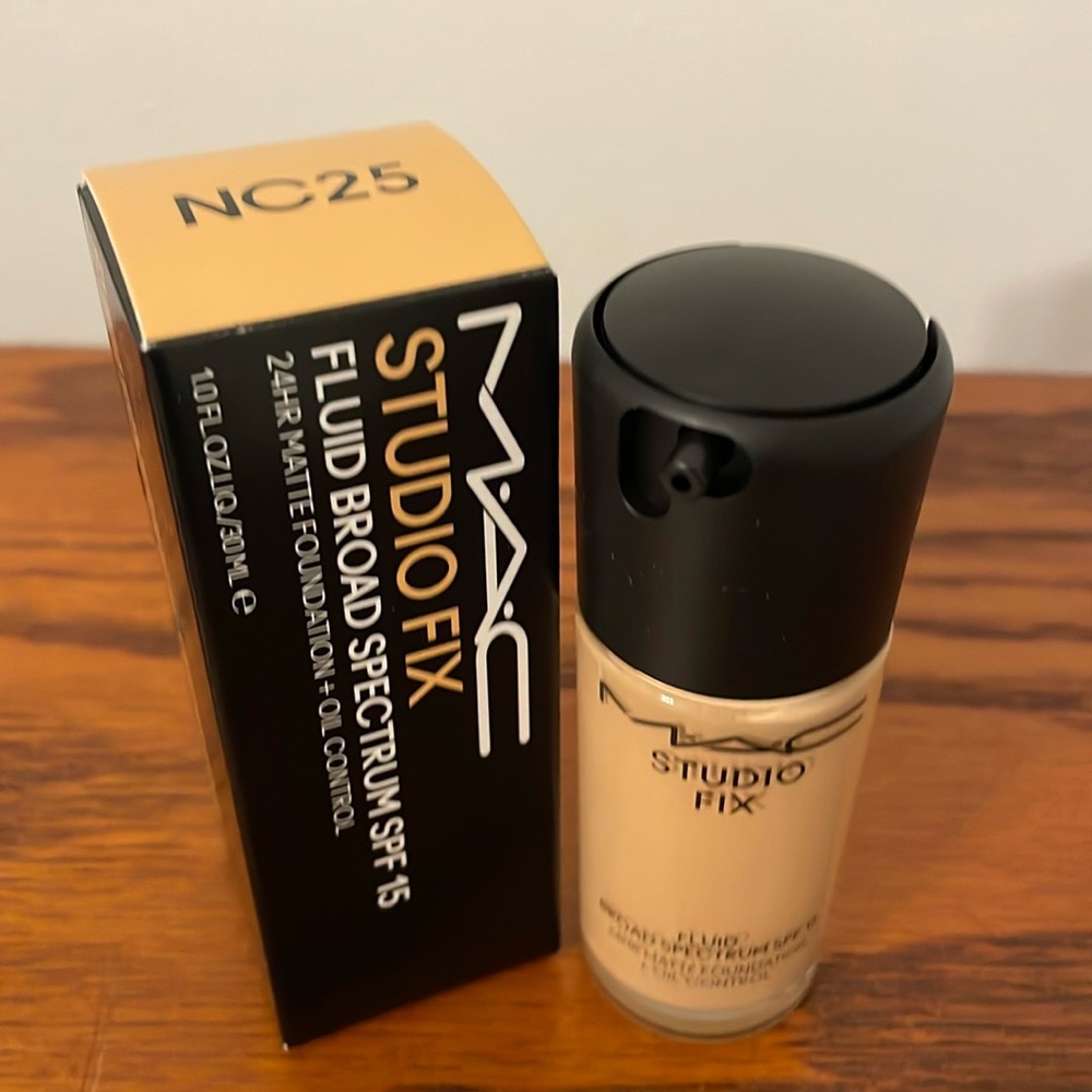 BNIB MAC STUDIO FIX FLUID Foundation broad spectrum SPF 15 BNIB